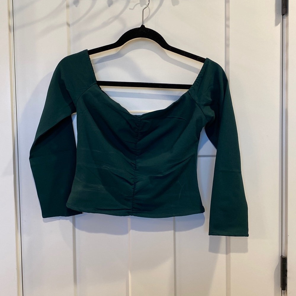 NWT Abercrombie & Fitch cinched front off the shoulder blouse